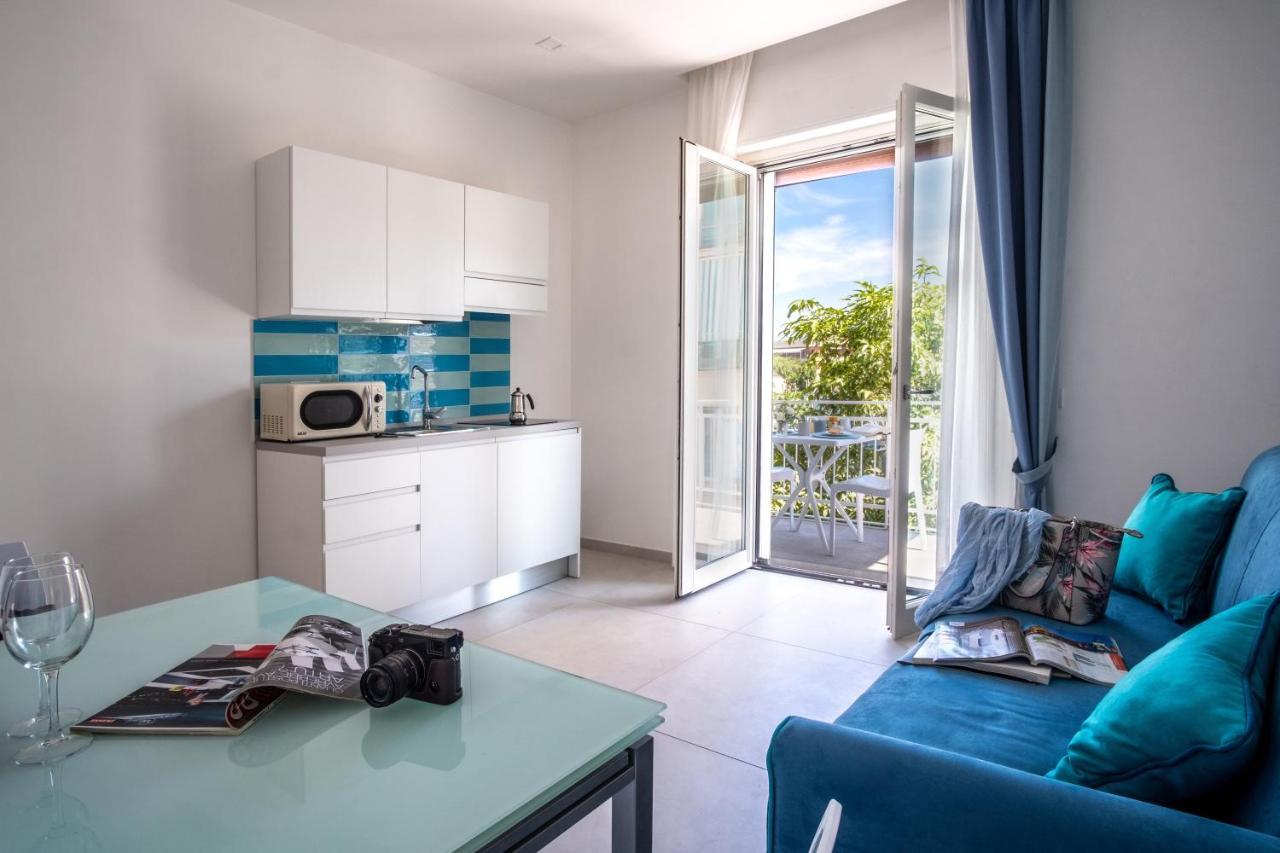 Leone Rosso Apartments Сорренто Экстерьер фото