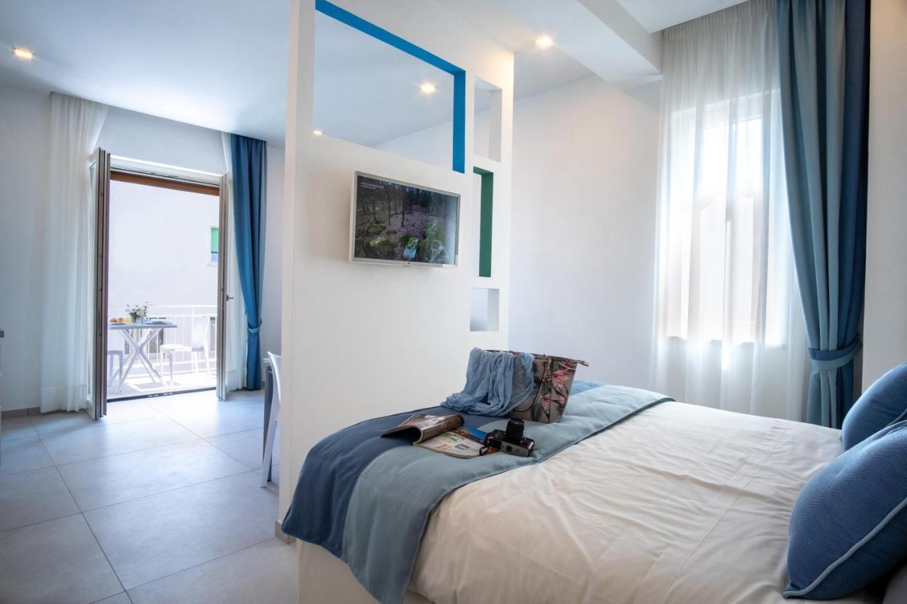 Leone Rosso Apartments Сорренто Экстерьер фото